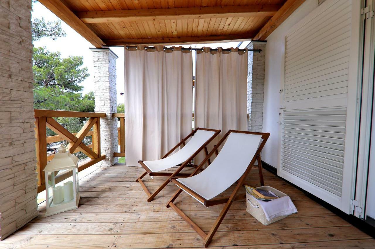Camp Lostura Slanica 穆泰尔岛 外观 照片